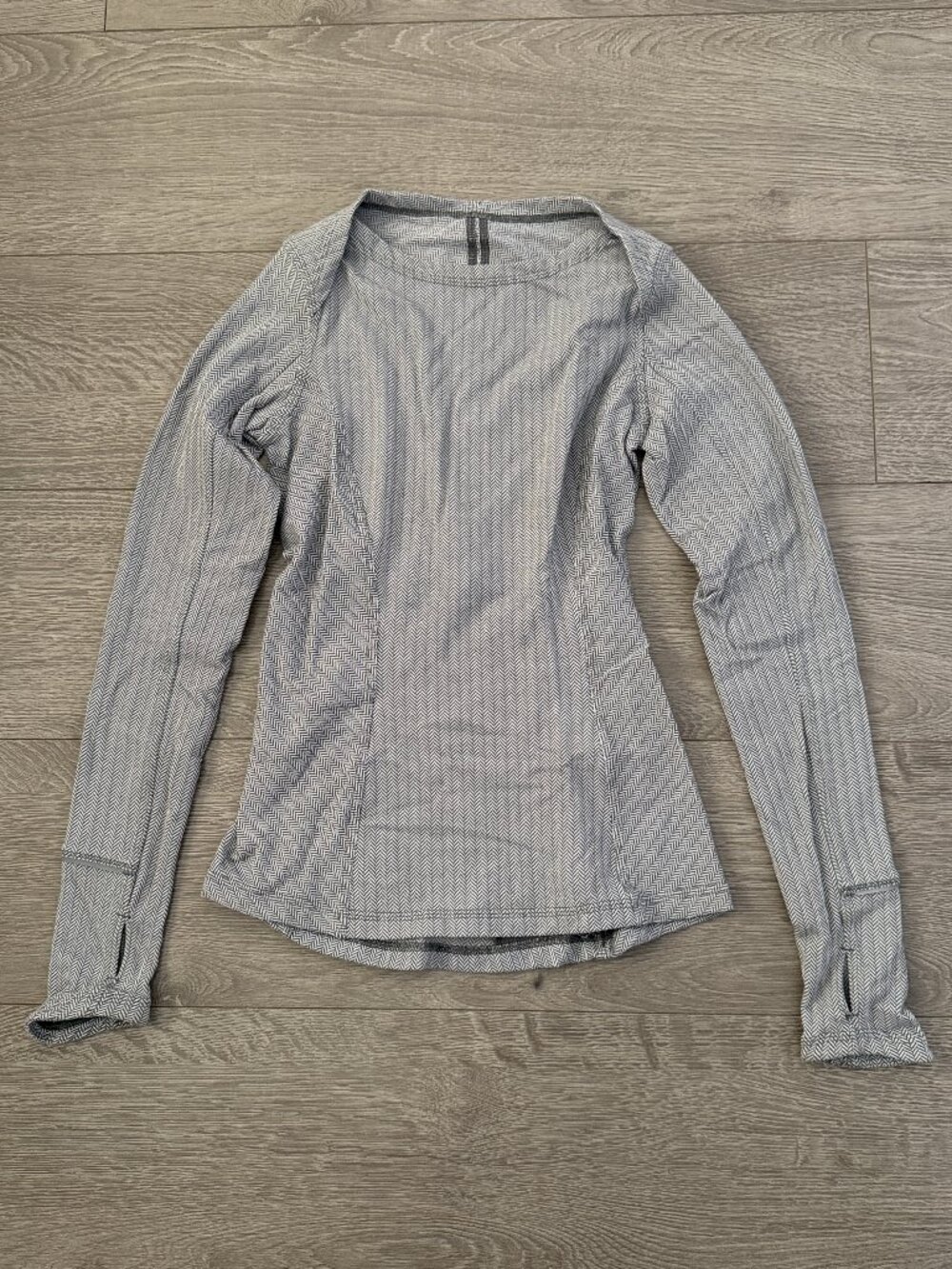 Lululemon Women's Gray Herringbone Long Sleeve Warm Running Top Size 2